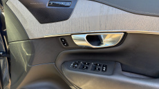 Volvo XC90 2.0 B5P Plus Edition Dark 5dr AWD Geartronic Petrol Estate